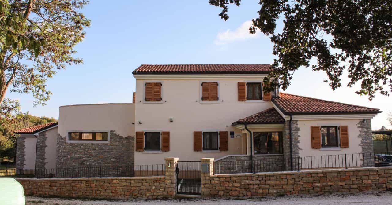 عمارات في Žminj, Istria County 11753659