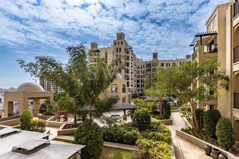 Condominium in Dubai, Dubayy 11753856