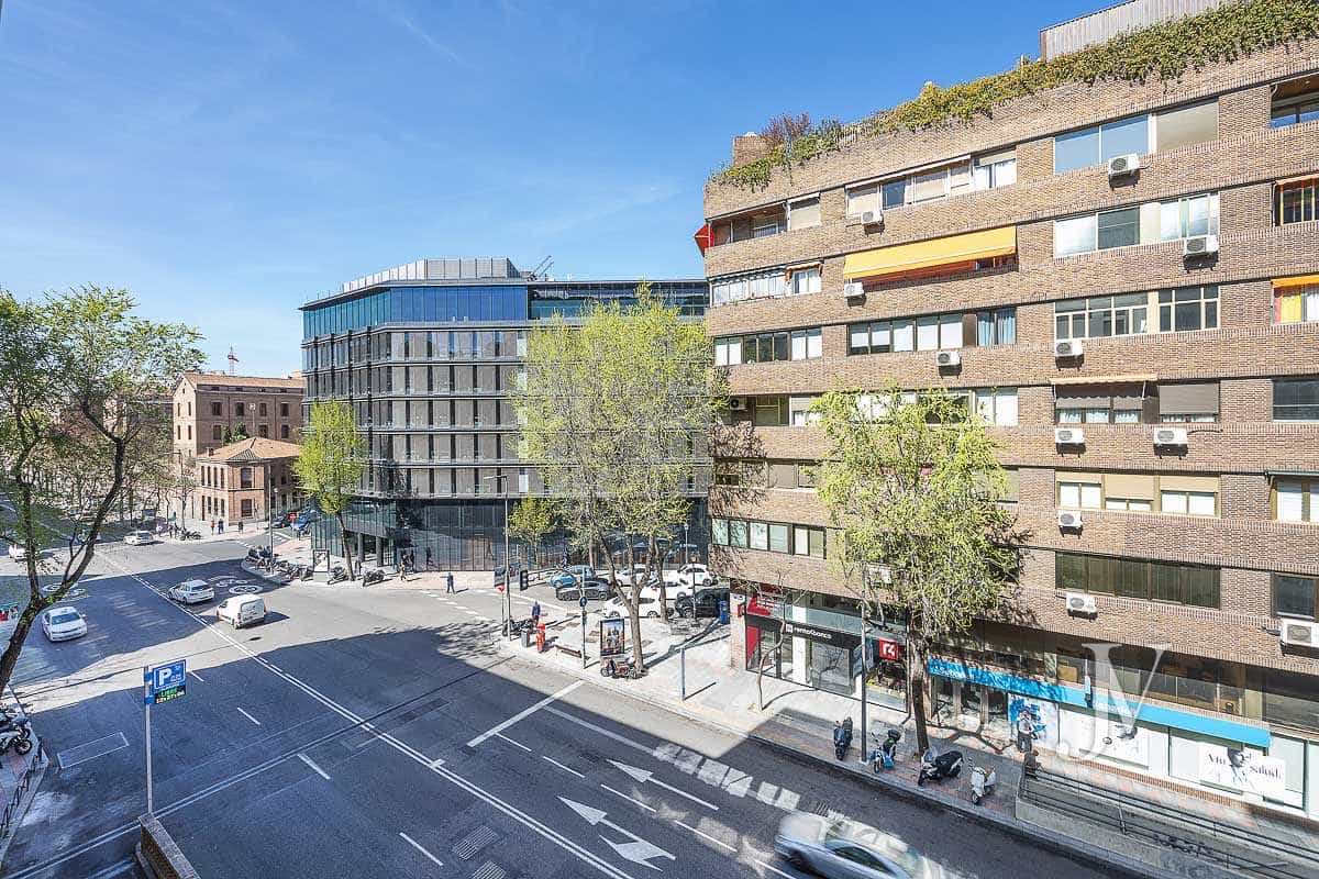 Condominium in Madrid, Comunidad de Madrid 11753891
