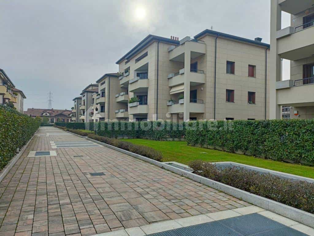 Eigentumswohnung im Assago, Lombardia 11754084