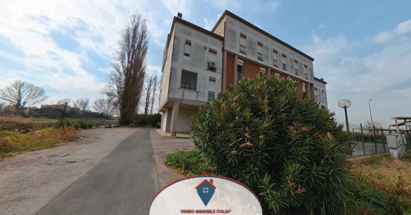 Condominium in Latina Scalo, Lazio 11754094