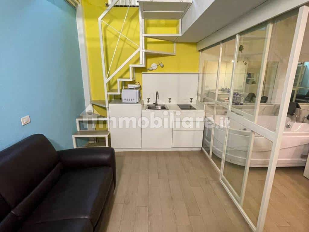 Condominium in Milan, Lombardy 11754122