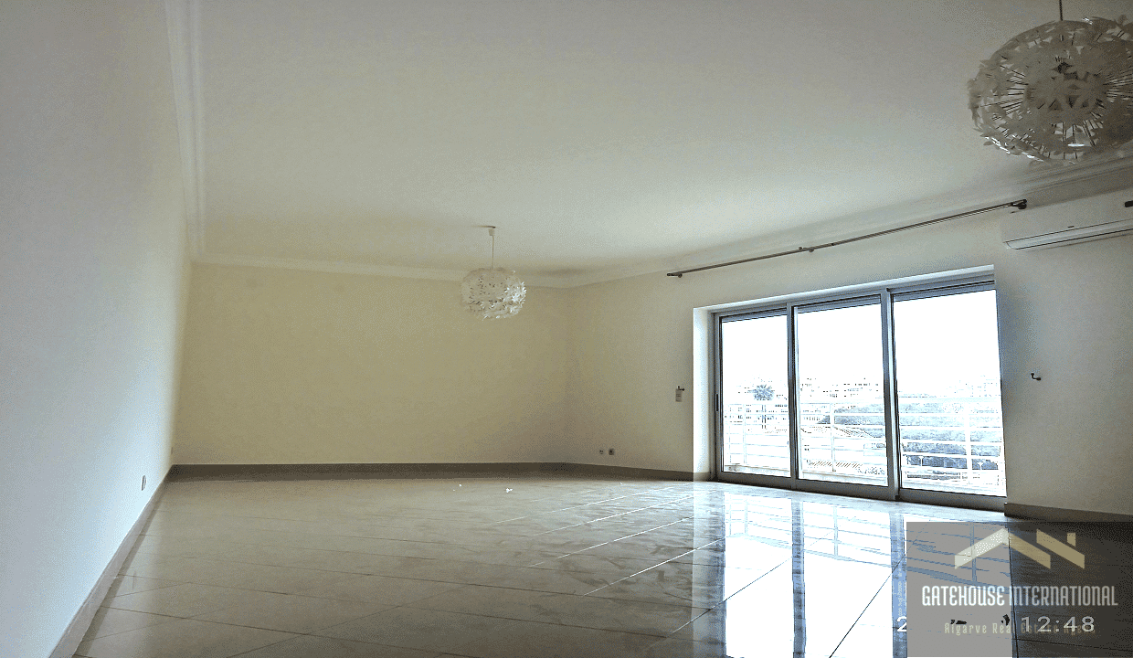 Condominium in Quarteira, Faro 11754300