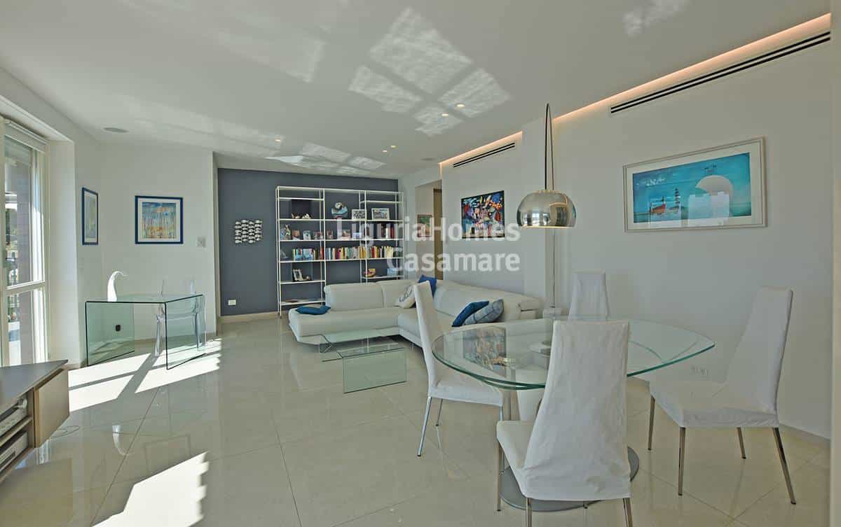 Condominium in San Remo, Liguria 11754545