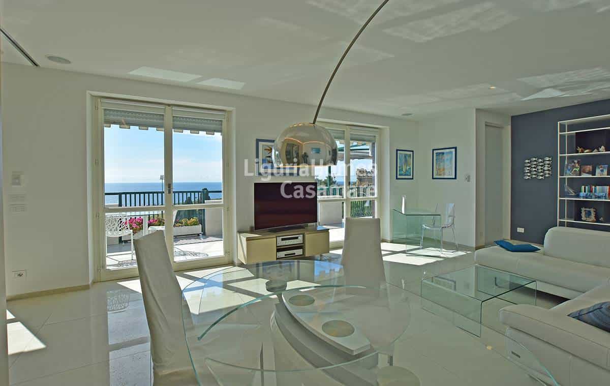 公寓 在 San Remo, Liguria 11754545