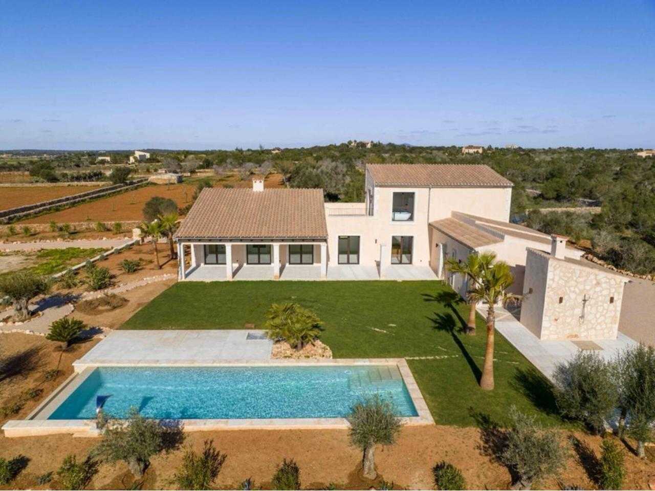 House in Ses Salines, Balearic Islands 11754787