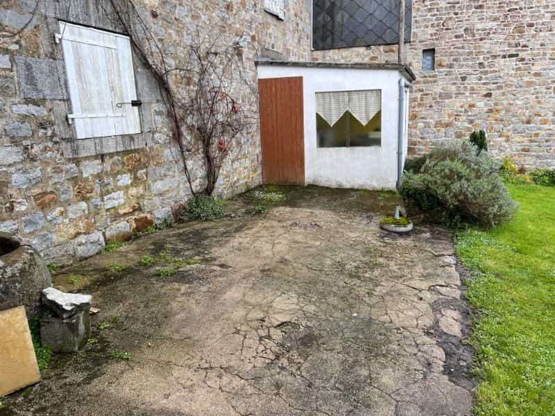 жилой дом в Mortain-Bocage, Normandy 11755111