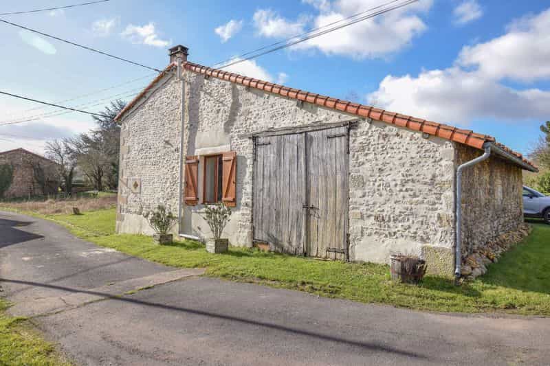 σπίτι σε Romagne, Nouvelle-Aquitaine 11755169