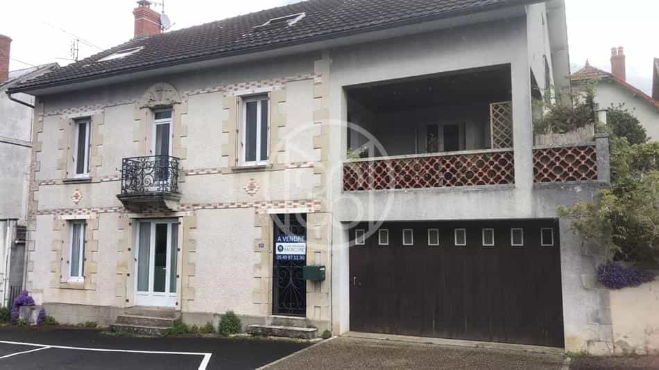 Rumah di L'Isle-Jourdain, Nouvelle-Aquitaine 11755360