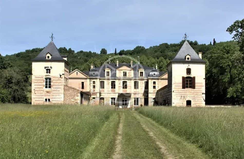 House in Clairac, Nouvelle-Aquitaine 11755454
