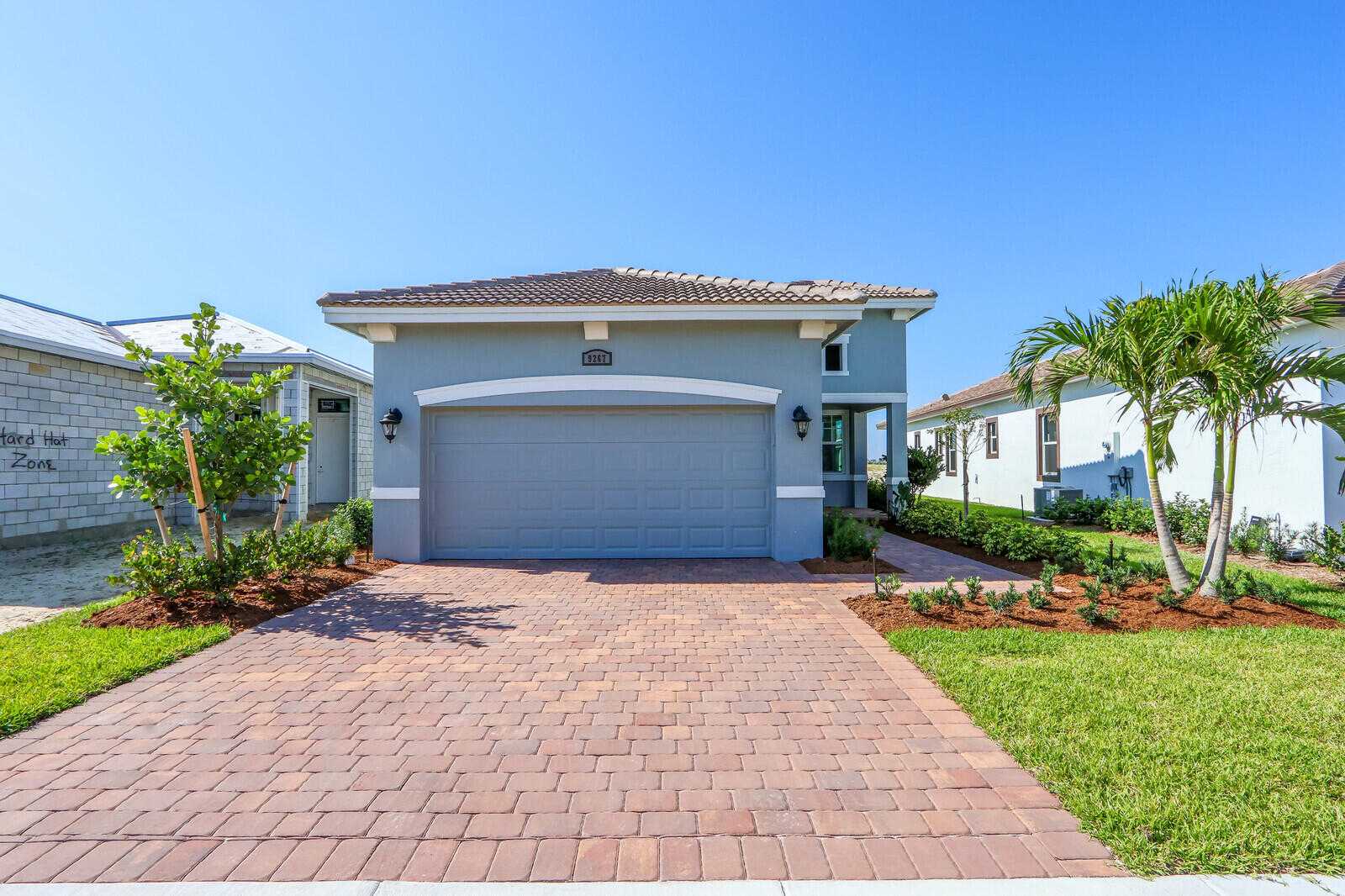 House in Port St. Lucie, Florida 11755598