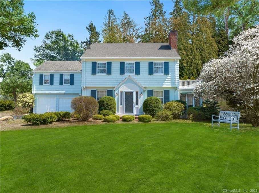 House in Woodbridge, Connecticut 11755767