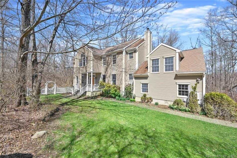 House in New Fairfield, Connecticut 11755773