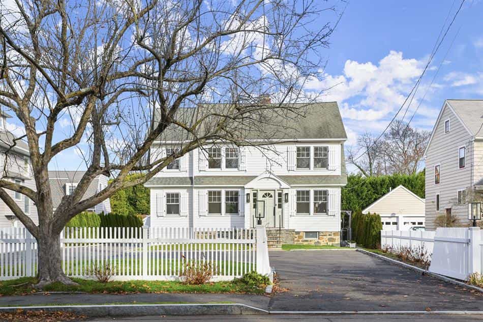House in Old Greenwich, Connecticut 11755838