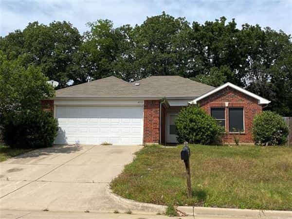 House in Forest Hill, Texas 11756397