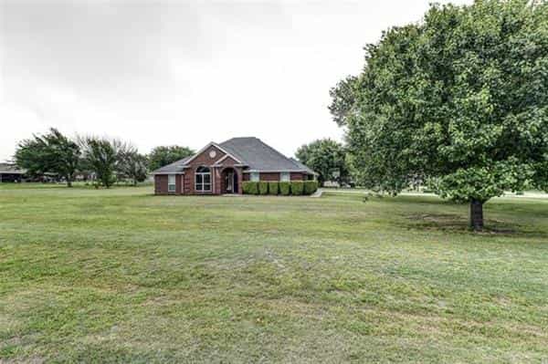 House in Decatur, Texas 11756469