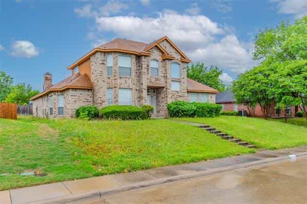 House in DeSoto, Texas 11756538