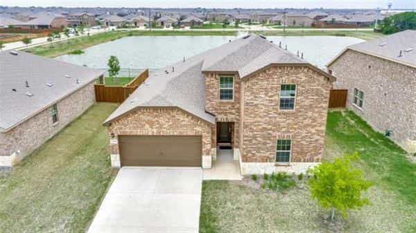 House in Aubrey, Texas 11756781