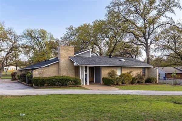House in Euless, Texas 11756802