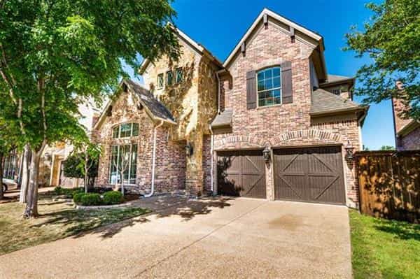 House in The Colony, Texas 11756898