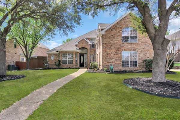House in Garland, Texas 11756953