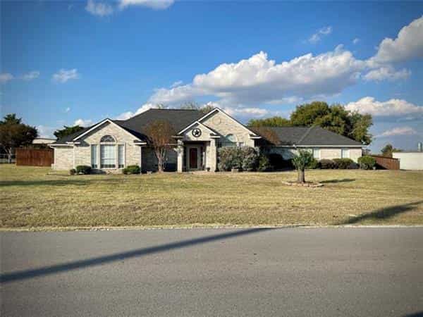 House in Midlothian, Texas 11757070