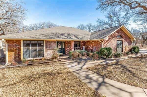 House in Stephenville, Texas 11757080