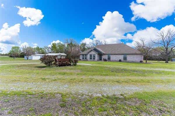House in Nobility, Texas 11757212