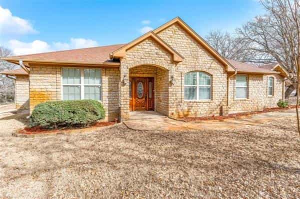 House in Stephenville, Texas 11757247