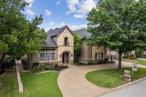 House in Mansfield, Texas 11757269