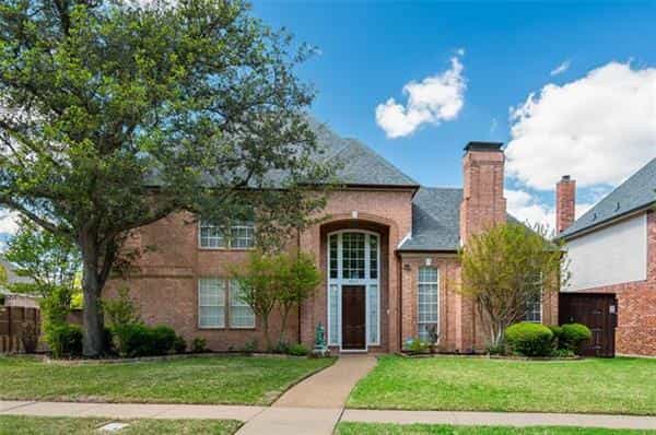 House in Plano, Texas 11757330