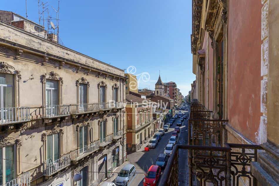 公寓 在 Catania, Sicilia 11757601