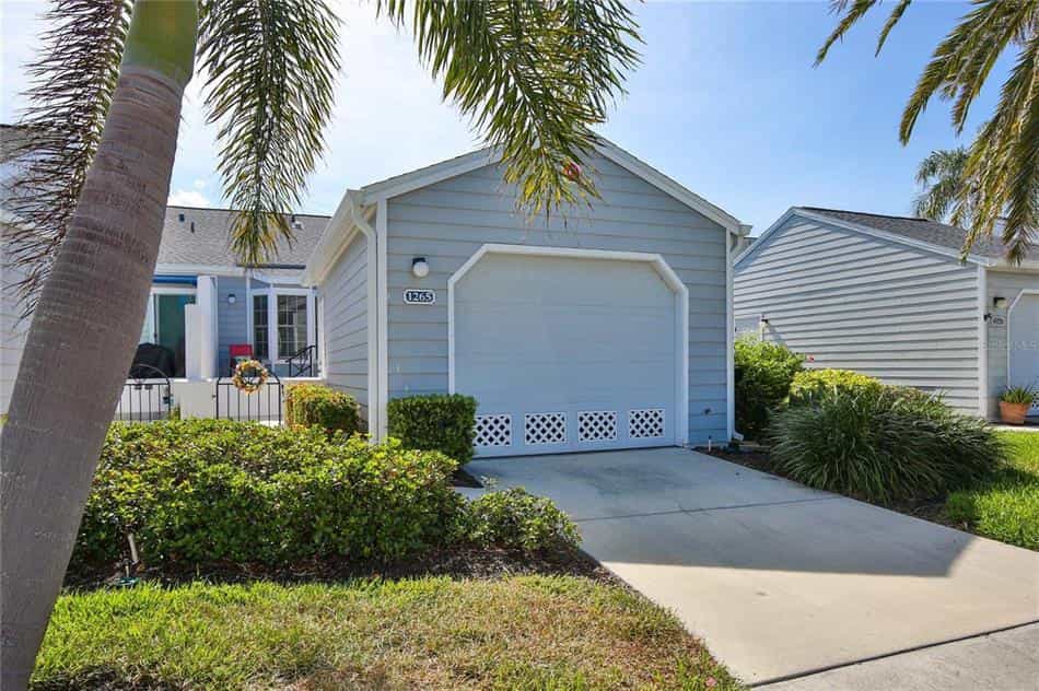 House in Cortez, Florida 11757688
