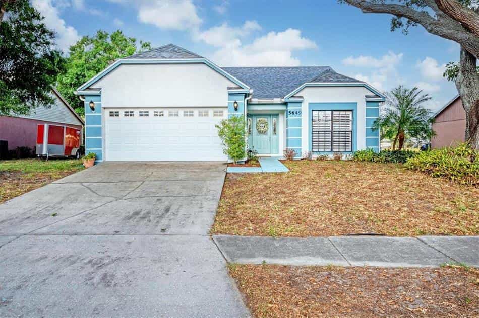 House in Oneco, Florida 11757691