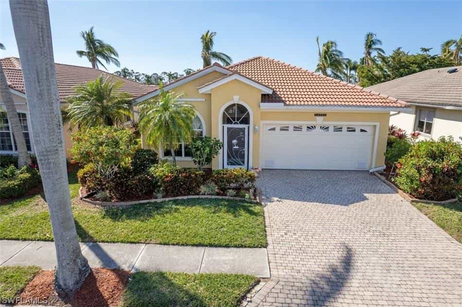 House in Cypress Lake, Florida 11757802