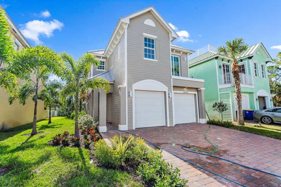 House in Hobe Sound, Florida 11757881