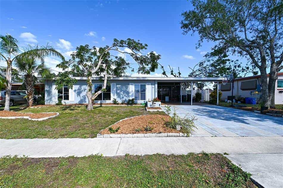 House in North Port, Florida 11758003