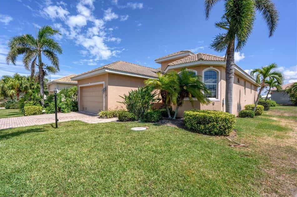House in Cape Haze, Florida 11758020