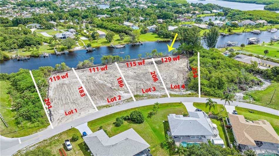 Tanah dalam Pelabuhan St. Lucie, Florida 11758033