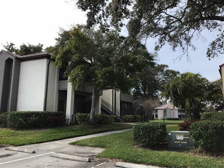 Condominium in St. Petersburg, Florida 11758215