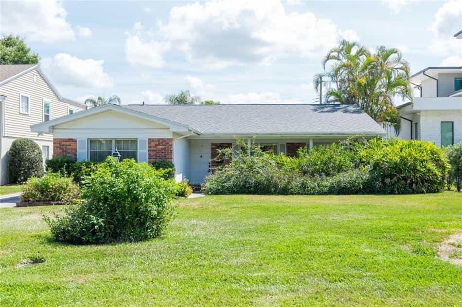 House in Tampa, Florida 11758237
