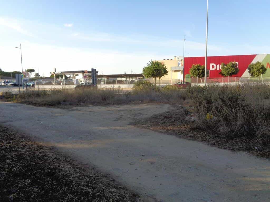 商業的 在 Chiclana de la Frontera, Andalucía 11758332