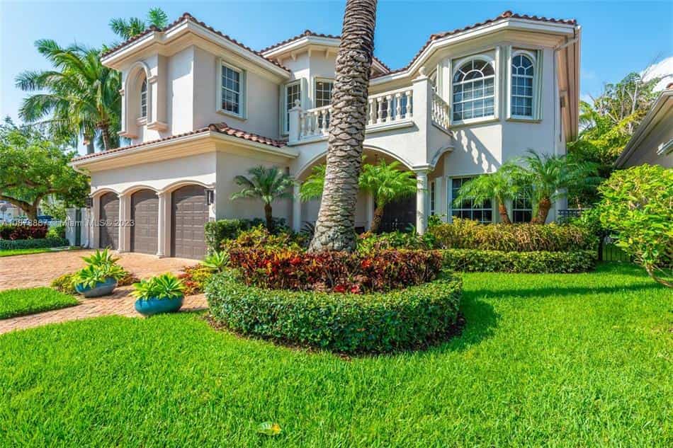 Condominium in Beverley Beach, Florida 11759489