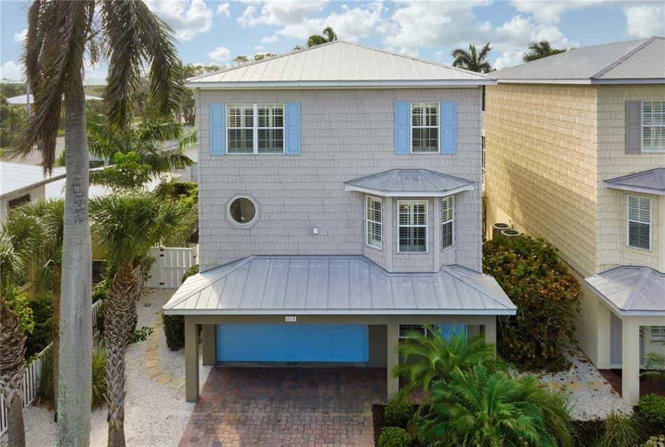 House in Holmes Beach, Florida 11759494