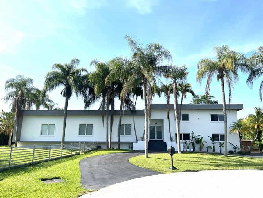 Condominium in Palmetto Bay, Florida 11759576