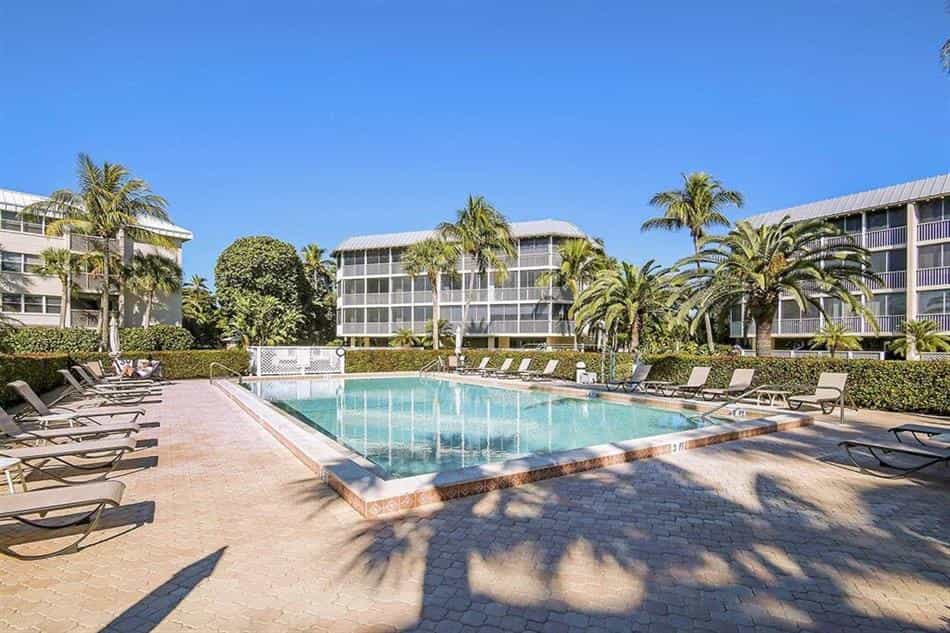 Condominium in Sanibel, Florida 11759618