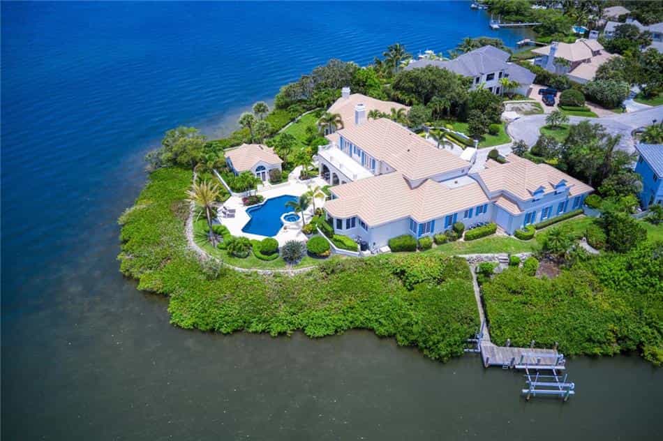 House in South Beach, Florida 11759735
