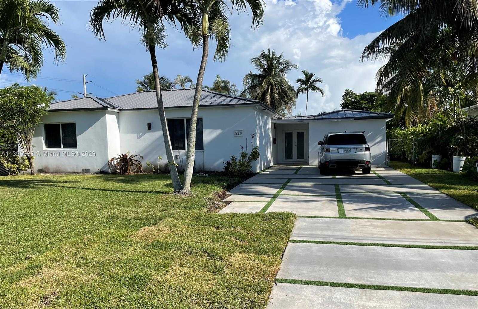 House in El Portal, Florida 11760426