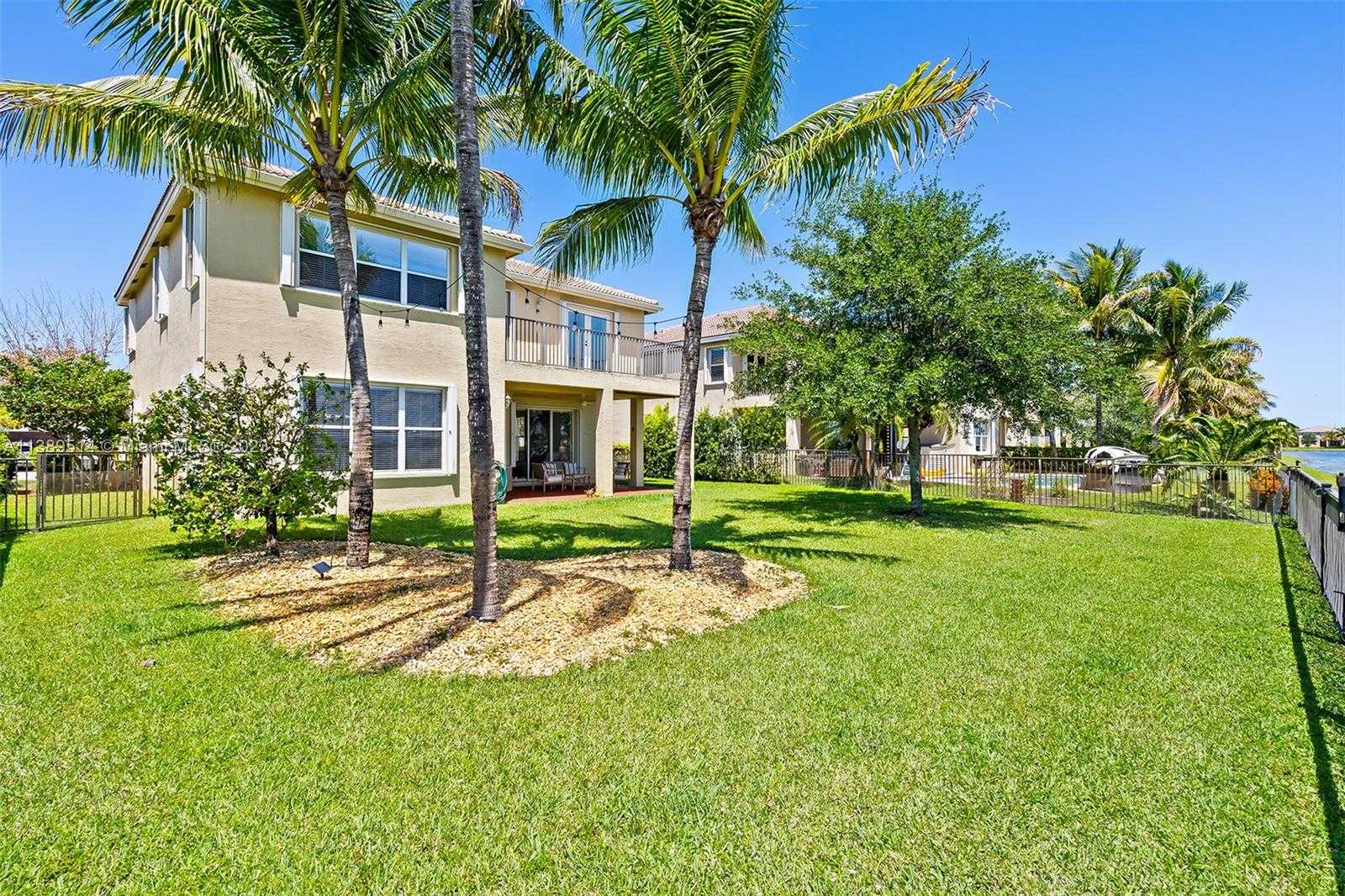House in Miramar, Florida 11760430