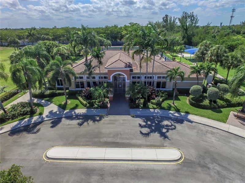 بيت في Hollywood, Florida 11760444